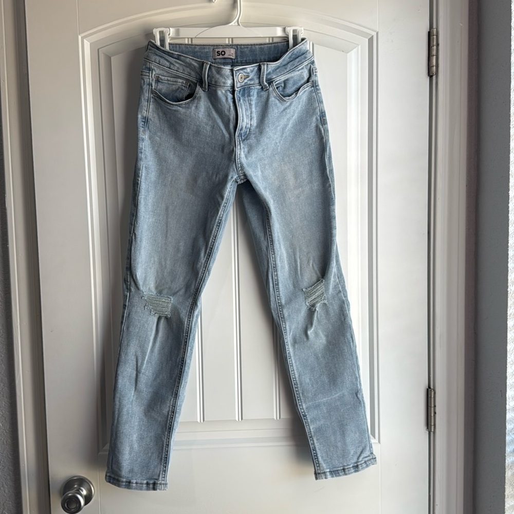 SO light colored skinny jeans
